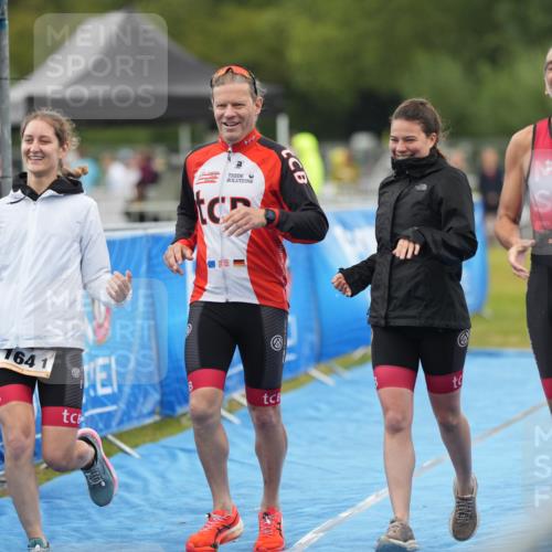 30.08.2026 - Elbe Triathlon Hamburg LAZAROV Photography http://msf.ph/oto/10029812 30.08.2026 16:15:53 Ziel  meine-sportfotos.de