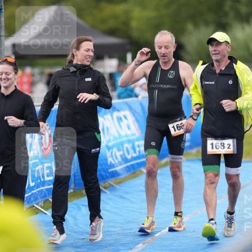 30.08.2026 - Elbe Triathlon Hamburg LAZAROV Photography http://msf.ph/oto/10029824 30.08.2026 16:18:31 Ziel  meine-sportfotos.de