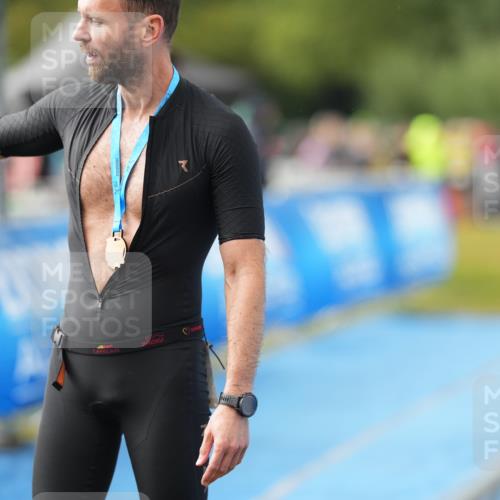 30.08.2026 - Elbe Triathlon Hamburg LAZAROV Photography http://msf.ph/oto/10029839 30.08.2026 16:24:33 Ziel  meine-sportfotos.de