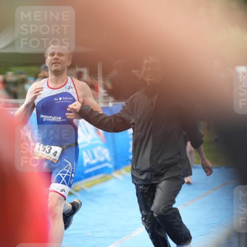 30.08.2026 - Elbe Triathlon Hamburg LAZAROV Photography http://msf.ph/oto/10029845 30.08.2026 16:25:49 Ziel  meine-sportfotos.de