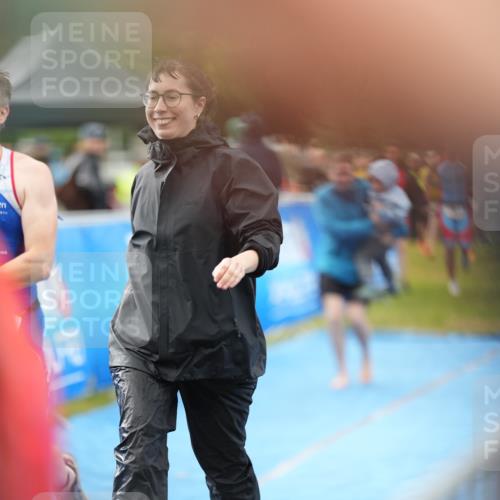 30.08.2026 - Elbe Triathlon Hamburg LAZAROV Photography http://msf.ph/oto/10029846 30.08.2026 16:25:49 Ziel  meine-sportfotos.de