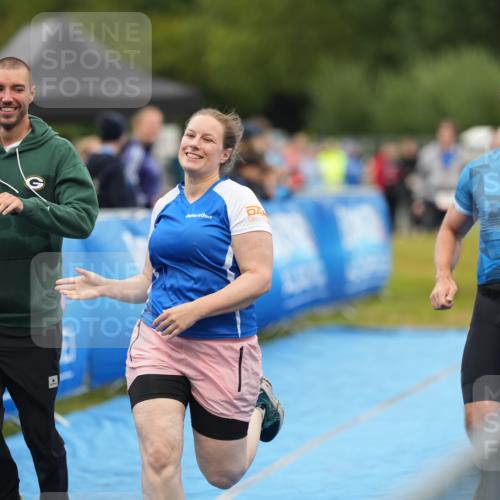 30.08.2026 - Elbe Triathlon Hamburg LAZAROV Photography http://msf.ph/oto/10029878 30.08.2026 16:33:41 Ziel  meine-sportfotos.de