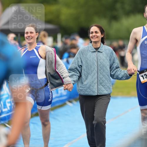 30.08.2026 - Elbe Triathlon Hamburg LAZAROV Photography http://msf.ph/oto/10029881 30.08.2026 16:33:46 Ziel  meine-sportfotos.de