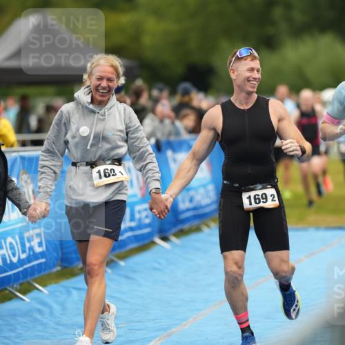 30.08.2026 - Elbe Triathlon Hamburg LAZAROV Photography http://msf.ph/oto/10029886 30.08.2026 16:34:29 Ziel  meine-sportfotos.de