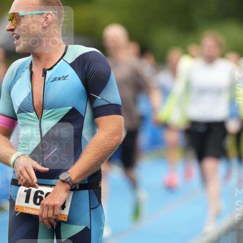 30.08.2026 - Elbe Triathlon Hamburg LAZAROV Photography http://msf.ph/oto/10029888 30.08.2026 16:34:33 Ziel  meine-sportfotos.de