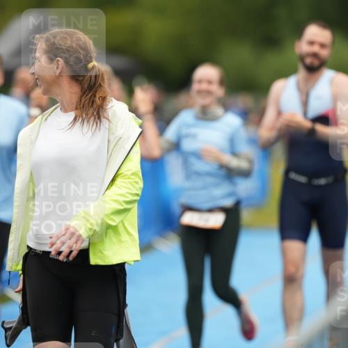 30.08.2026 - Elbe Triathlon Hamburg LAZAROV Photography http://msf.ph/oto/10029893 30.08.2026 16:34:35 Ziel  meine-sportfotos.de