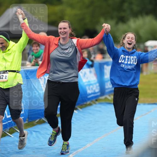 30.08.2026 - Elbe Triathlon Hamburg LAZAROV Photography http://msf.ph/oto/10029894 30.08.2026 16:35:31 Ziel  meine-sportfotos.de