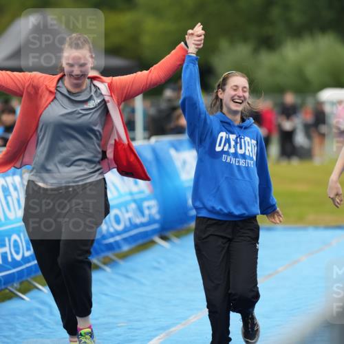 30.08.2026 - Elbe Triathlon Hamburg LAZAROV Photography http://msf.ph/oto/10029895 30.08.2026 16:35:32 Ziel  meine-sportfotos.de