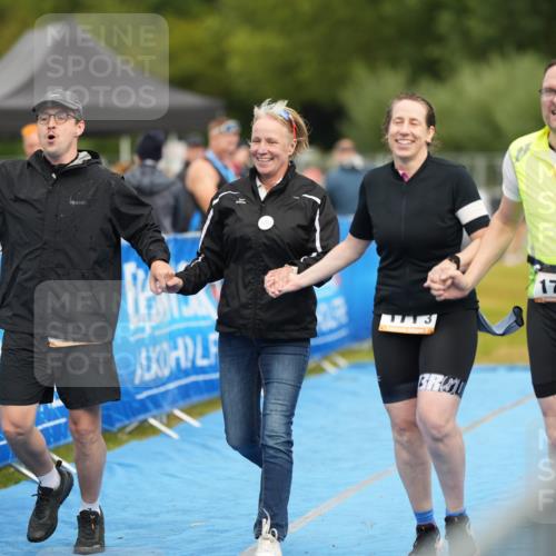 30.08.2026 - Elbe Triathlon Hamburg LAZAROV Photography http://msf.ph/oto/10029913 30.08.2026 16:40:29 Ziel  meine-sportfotos.de