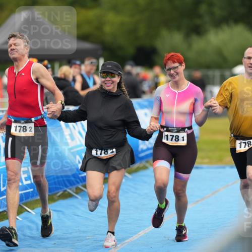30.08.2026 - Elbe Triathlon Hamburg LAZAROV Photography http://msf.ph/oto/10029915 30.08.2026 16:42:20 Ziel  meine-sportfotos.de