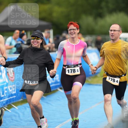 30.08.2026 - Elbe Triathlon Hamburg LAZAROV Photography http://msf.ph/oto/10029916 30.08.2026 16:42:21 Ziel  meine-sportfotos.de