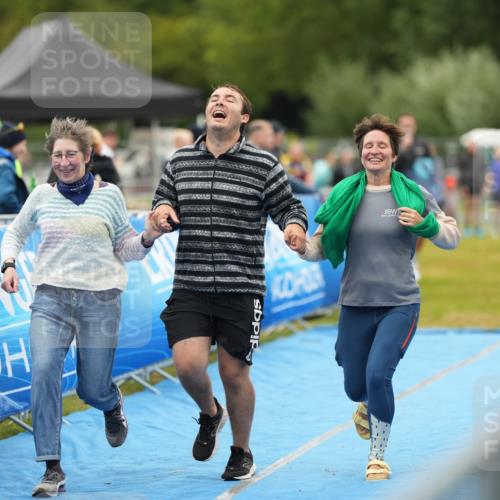 30.08.2026 - Elbe Triathlon Hamburg LAZAROV Photography http://msf.ph/oto/10029918 30.08.2026 16:44:46 Ziel  meine-sportfotos.de