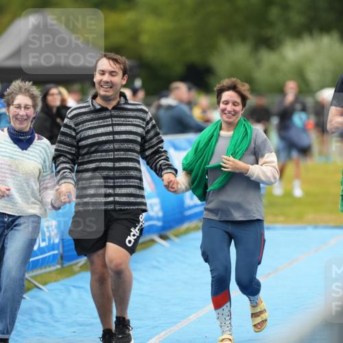 30.08.2026 - Elbe Triathlon Hamburg LAZAROV Photography http://msf.ph/oto/10029919 30.08.2026 16:44:46 Ziel  meine-sportfotos.de
