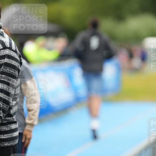 30.08.2026 - Elbe Triathlon Hamburg LAZAROV Photography http://msf.ph/oto/10029925 30.08.2026 16:44:59 Ziel  meine-sportfotos.de