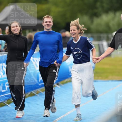 30.08.2026 - Elbe Triathlon Hamburg LAZAROV Photography http://msf.ph/oto/10029926 30.08.2026 16:47:06 Ziel  meine-sportfotos.de