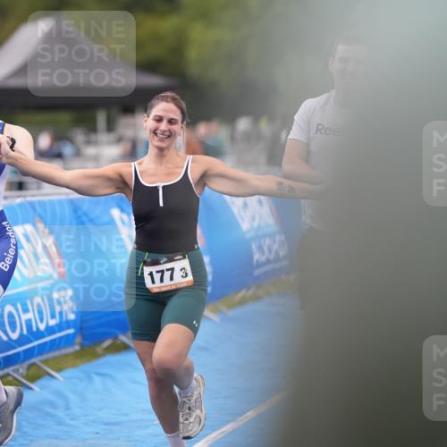 30.08.2026 - Elbe Triathlon Hamburg LAZAROV Photography http://msf.ph/oto/10029936 30.08.2026 16:56:10 Ziel  meine-sportfotos.de