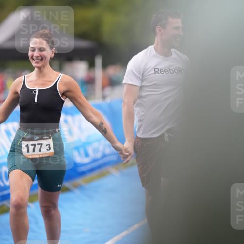 30.08.2026 - Elbe Triathlon Hamburg LAZAROV Photography http://msf.ph/oto/10029937 30.08.2026 16:56:11 Ziel  meine-sportfotos.de