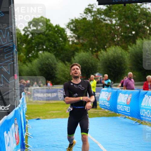 30.08.2026 - Elbe Triathlon Hamburg LAZAROV Photography http://msf.ph/oto/10029971 30.08.2026 10:00:25 Ziel 190 meine-sportfotos.de