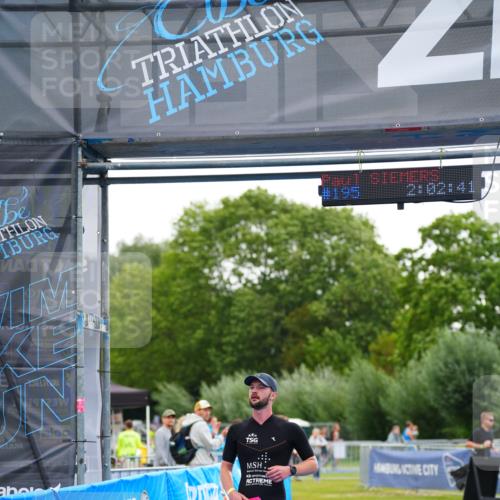 30.08.2026 - Elbe Triathlon Hamburg LAZAROV Photography http://msf.ph/oto/10030009 30.08.2026 10:02:40 Ziel 195 meine-sportfotos.de