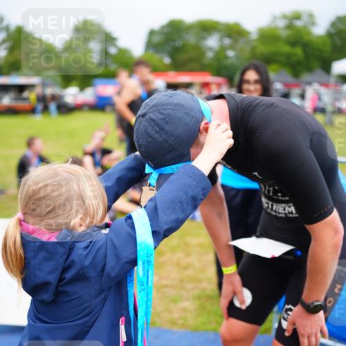 30.08.2026 - Elbe Triathlon Hamburg LAZAROV Photography http://msf.ph/oto/10030018 30.08.2026 10:02:54 Ziel  meine-sportfotos.de
