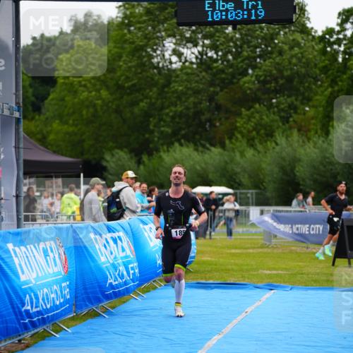 30.08.2026 - Elbe Triathlon Hamburg LAZAROV Photography http://msf.ph/oto/10030029 30.08.2026 10:03:20 Ziel 185 meine-sportfotos.de