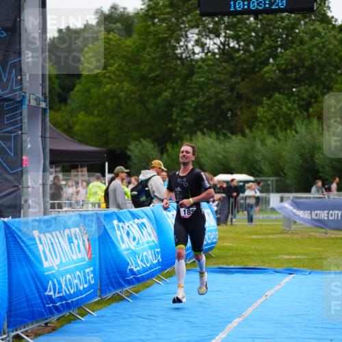 30.08.2026 - Elbe Triathlon Hamburg LAZAROV Photography http://msf.ph/oto/10030030 30.08.2026 10:03:20 Ziel 185 meine-sportfotos.de