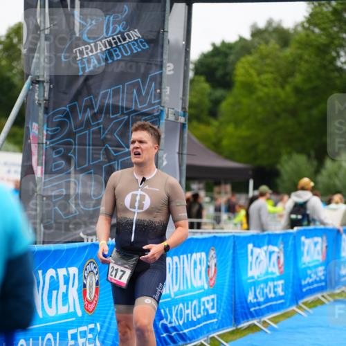 30.08.2026 - Elbe Triathlon Hamburg LAZAROV Photography http://msf.ph/oto/10030033 30.08.2026 10:03:35 Ziel 217 meine-sportfotos.de