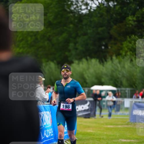 30.08.2026 - Elbe Triathlon Hamburg LAZAROV Photography http://msf.ph/oto/10030040 30.08.2026 10:04:19 Ziel 198 meine-sportfotos.de