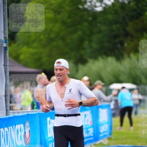 30.08.2026 - Elbe Triathlon Hamburg LAZAROV Photography http://msf.ph/oto/10030057 30.08.2026 10:05:11 Ziel 188 meine-sportfotos.de