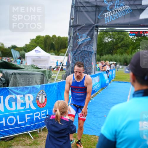 30.08.2026 - Elbe Triathlon Hamburg LAZAROV Photography http://msf.ph/oto/10030075 30.08.2026 10:05:47 Ziel  meine-sportfotos.de