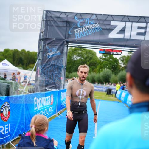 30.08.2026 - Elbe Triathlon Hamburg LAZAROV Photography http://msf.ph/oto/10030089 30.08.2026 10:06:20 Ziel 216 meine-sportfotos.de