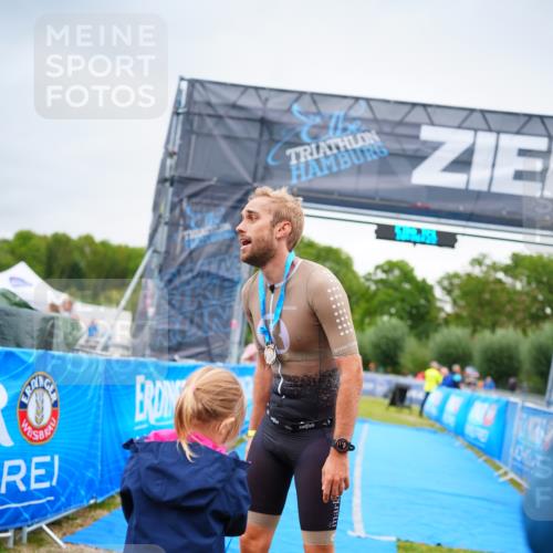 30.08.2026 - Elbe Triathlon Hamburg LAZAROV Photography http://msf.ph/oto/10030094 30.08.2026 10:06:23 Ziel  meine-sportfotos.de