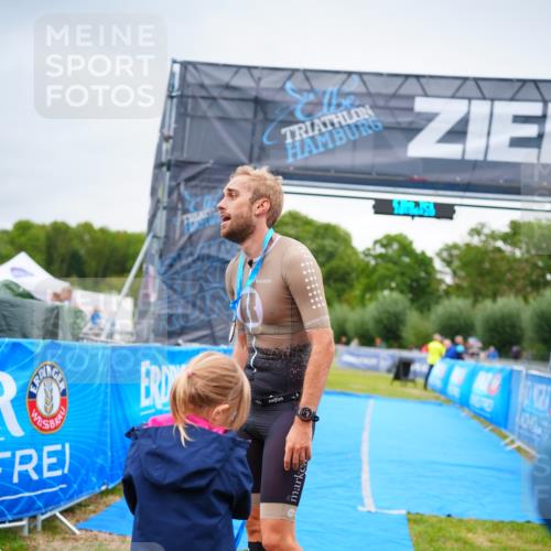 30.08.2026 - Elbe Triathlon Hamburg LAZAROV Photography http://msf.ph/oto/10030095 30.08.2026 10:06:23 Ziel  meine-sportfotos.de