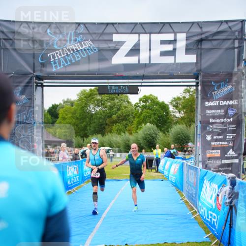 30.08.2026 - Elbe Triathlon Hamburg LAZAROV Photography http://msf.ph/oto/10030105 30.08.2026 10:07:25 Ziel 199, 207 meine-sportfotos.de