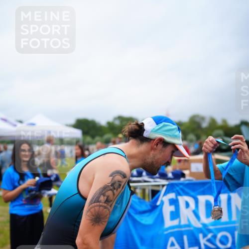 30.08.2026 - Elbe Triathlon Hamburg LAZAROV Photography http://msf.ph/oto/10030118 30.08.2026 10:07:51 Ziel  meine-sportfotos.de