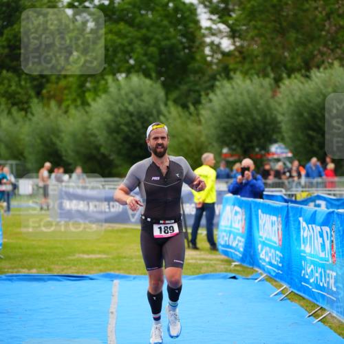 30.08.2026 - Elbe Triathlon Hamburg LAZAROV Photography http://msf.ph/oto/10030132 30.08.2026 10:08:08 Ziel 189 meine-sportfotos.de