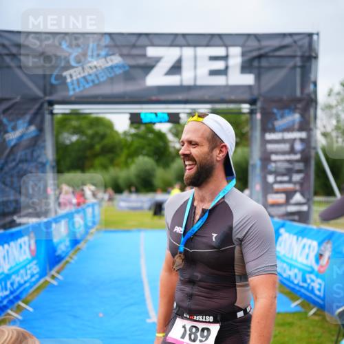 30.08.2026 - Elbe Triathlon Hamburg LAZAROV Photography http://msf.ph/oto/10030146 30.08.2026 10:08:17 Ziel  meine-sportfotos.de