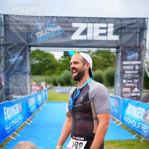 30.08.2026 - Elbe Triathlon Hamburg LAZAROV Photography http://msf.ph/oto/10030149 30.08.2026 10:08:18 Ziel  meine-sportfotos.de
