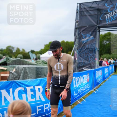 30.08.2026 - Elbe Triathlon Hamburg LAZAROV Photography http://msf.ph/oto/10030157 30.08.2026 10:08:47 Ziel 182, 197, 219 meine-sportfotos.de