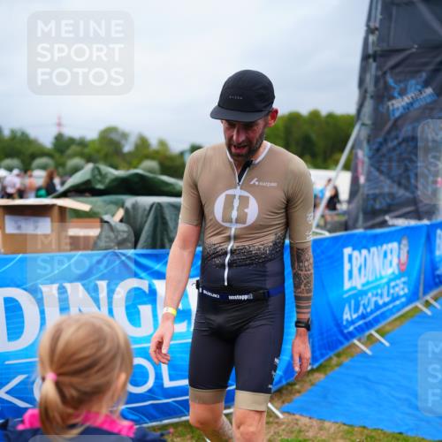 30.08.2026 - Elbe Triathlon Hamburg LAZAROV Photography http://msf.ph/oto/10030159 30.08.2026 10:08:48 Ziel 182, 197 meine-sportfotos.de
