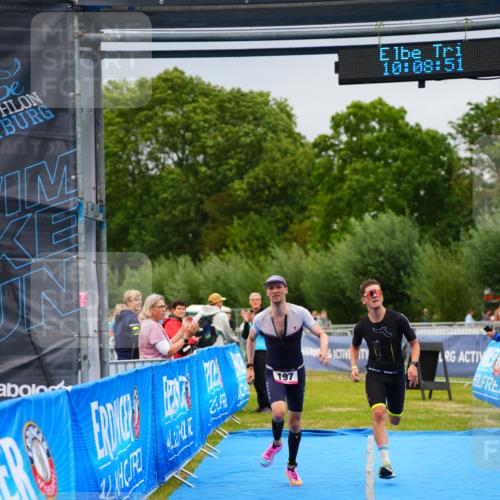 30.08.2026 - Elbe Triathlon Hamburg LAZAROV Photography http://msf.ph/oto/10030163 30.08.2026 10:08:52 Ziel 182, 197 meine-sportfotos.de