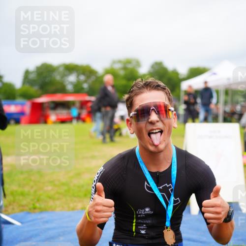 30.08.2026 - Elbe Triathlon Hamburg LAZAROV Photography http://msf.ph/oto/10030180 30.08.2026 10:09:20 Ziel  meine-sportfotos.de