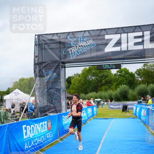 30.08.2026 - Elbe Triathlon Hamburg LAZAROV Photography http://msf.ph/oto/10030187 30.08.2026 10:09:31 Ziel 242 meine-sportfotos.de