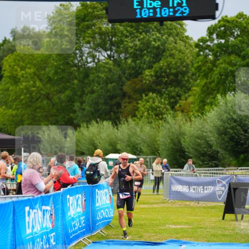 30.08.2026 - Elbe Triathlon Hamburg LAZAROV Photography http://msf.ph/oto/10030207 30.08.2026 10:10:30 Ziel 193, 221 meine-sportfotos.de