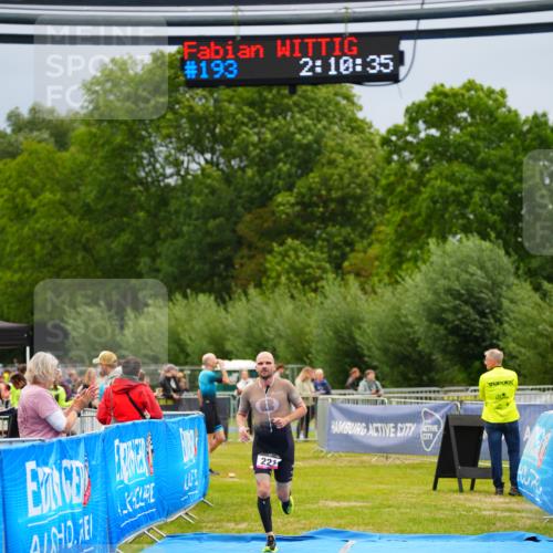 30.08.2026 - Elbe Triathlon Hamburg LAZAROV Photography http://msf.ph/oto/10030214 30.08.2026 10:10:36 Ziel 193, 221 meine-sportfotos.de