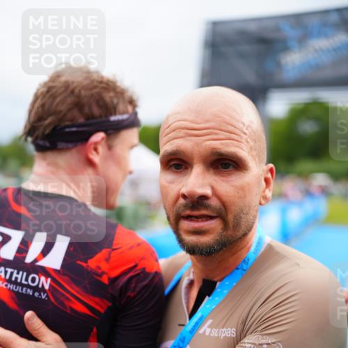 30.08.2026 - Elbe Triathlon Hamburg LAZAROV Photography http://msf.ph/oto/10030225 30.08.2026 10:10:49 Ziel  meine-sportfotos.de