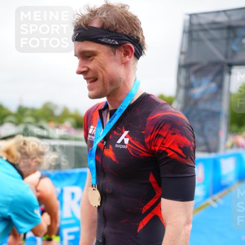 30.08.2026 - Elbe Triathlon Hamburg LAZAROV Photography http://msf.ph/oto/10030234 30.08.2026 10:10:58 Ziel  meine-sportfotos.de