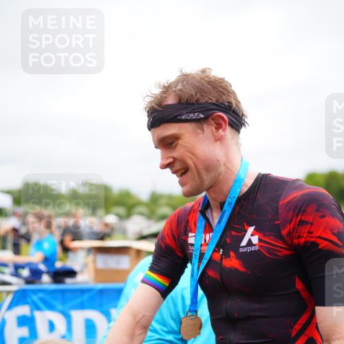 30.08.2026 - Elbe Triathlon Hamburg LAZAROV Photography http://msf.ph/oto/10030236 30.08.2026 10:10:59 Ziel  meine-sportfotos.de