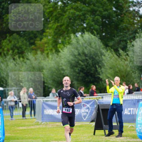 30.08.2026 - Elbe Triathlon Hamburg LAZAROV Photography http://msf.ph/oto/10030247 30.08.2026 10:11:47 Ziel 192 meine-sportfotos.de