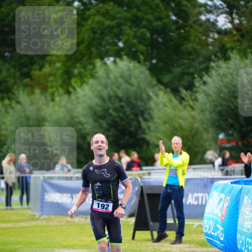 30.08.2026 - Elbe Triathlon Hamburg LAZAROV Photography http://msf.ph/oto/10030251 30.08.2026 10:11:48 Ziel 192 meine-sportfotos.de